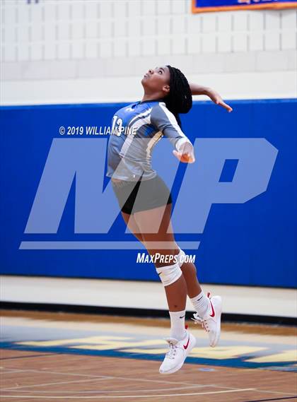 Thumbnail 3 in Millbrook vs. Burke Catholic (Section 9 Class C Final) photogallery.