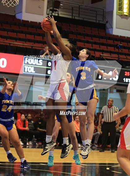 Thumbnail 3 in Hamilton vs North Salem (NYSPHSAA Section 1 Class C Semifinal) photogallery.