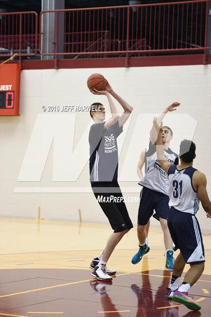 Thumbnail 1 in SPIRE Institute's 7-foot-7 Robert Bobroczky photogallery.