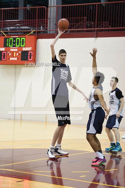 Thumbnail 3 in SPIRE Institute's 7-foot-7 Robert Bobroczky photogallery.