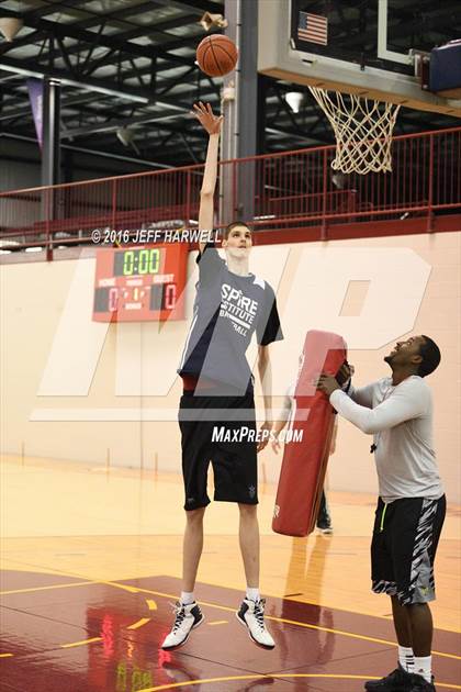 Thumbnail 3 in SPIRE Institute's 7-foot-7 Robert Bobroczky photogallery.