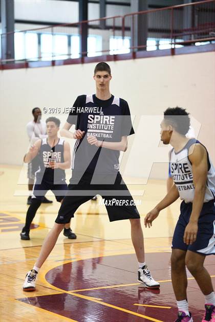 Thumbnail 2 in SPIRE Institute's 7-foot-7 Robert Bobroczky photogallery.