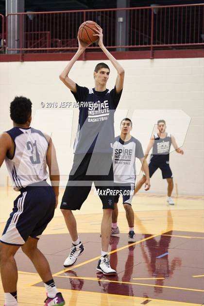 Thumbnail 3 in SPIRE Institute's 7-foot-7 Robert Bobroczky photogallery.