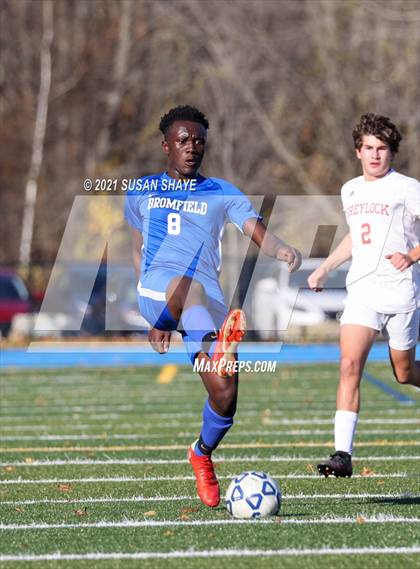 Thumbnail 1 in Mount Greylock Regional @ Bromfield (MIAA Division 5 Quarterfinal) photogallery.