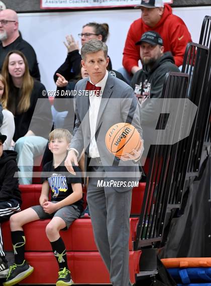Thumbnail 1 in Encinal @ Woodland Christian (CIF State D5 NorCal Final) photogallery.