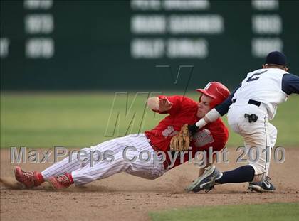 Thumbnail 2 in Pleasant Grove vs. North (Fresno Easter Classic) photogallery.