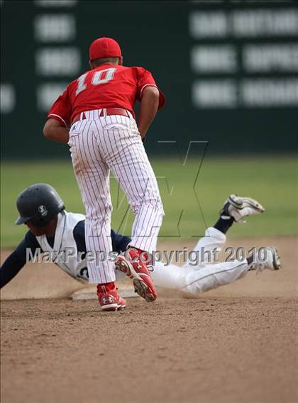 Thumbnail 2 in Pleasant Grove vs. North (Fresno Easter Classic) photogallery.
