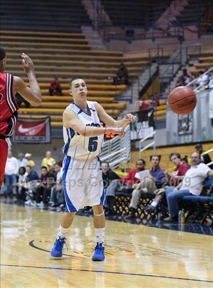 Thumbnail 2 in Salesian vs. Newark Memorial (MLK Classic) photogallery.