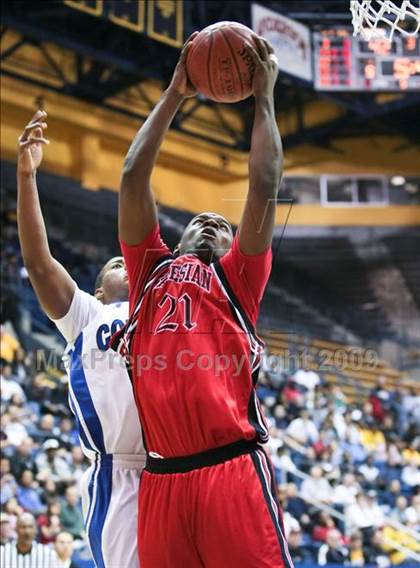 Thumbnail 3 in Salesian vs. Newark Memorial (MLK Classic) photogallery.