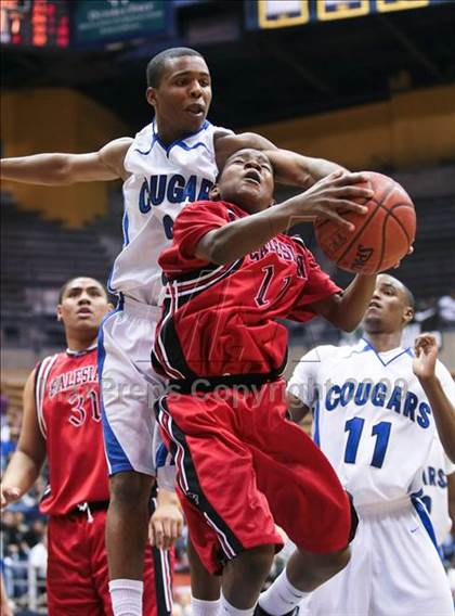 Thumbnail 2 in Salesian vs. Newark Memorial (MLK Classic) photogallery.