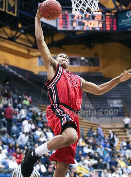 Thumbnail 3 in Salesian vs. Newark Memorial (MLK Classic) photogallery.