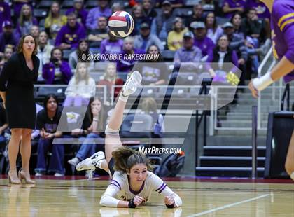 Thumbnail 3 in Liberty Hill vs. Reedy (UIL 5A Semifinal) photogallery.