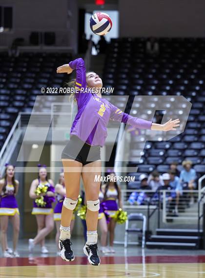 Thumbnail 3 in Liberty Hill vs. Reedy (UIL 5A Semifinal) photogallery.