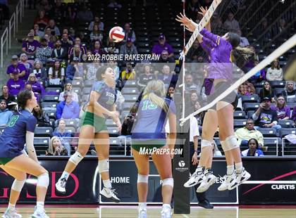 Thumbnail 3 in Liberty Hill vs. Reedy (UIL 5A Semifinal) photogallery.