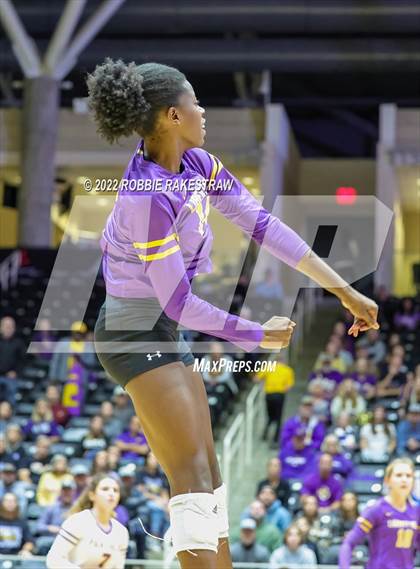 Thumbnail 3 in Liberty Hill vs. Reedy (UIL 5A Semifinal) photogallery.