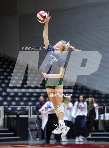 Thumbnail 2 in Liberty Hill vs. Reedy (UIL 5A Semifinal) photogallery.