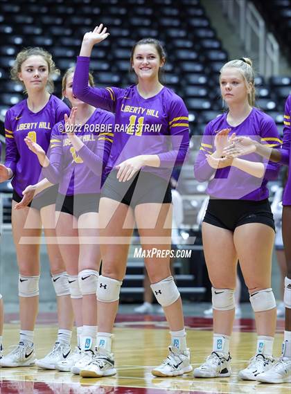 Thumbnail 3 in Liberty Hill vs. Reedy (UIL 5A Semifinal) photogallery.