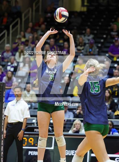 Thumbnail 2 in Liberty Hill vs. Reedy (UIL 5A Semifinal) photogallery.