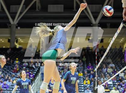 Thumbnail 3 in Liberty Hill vs. Reedy (UIL 5A Semifinal) photogallery.