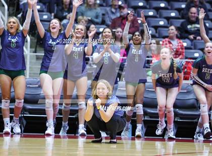 Thumbnail 3 in Liberty Hill vs. Reedy (UIL 5A Semifinal) photogallery.