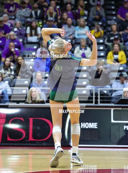 Thumbnail 2 in Liberty Hill vs. Reedy (UIL 5A Semifinal) photogallery.