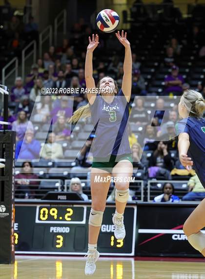 Thumbnail 2 in Liberty Hill vs. Reedy (UIL 5A Semifinal) photogallery.