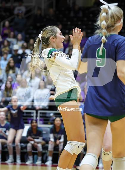 Thumbnail 2 in Liberty Hill vs. Reedy (UIL 5A Semifinal) photogallery.