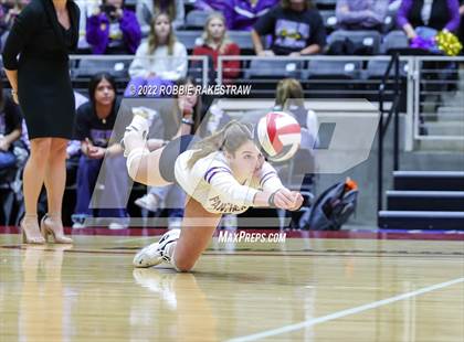 Thumbnail 1 in Liberty Hill vs. Reedy (UIL 5A Semifinal) photogallery.