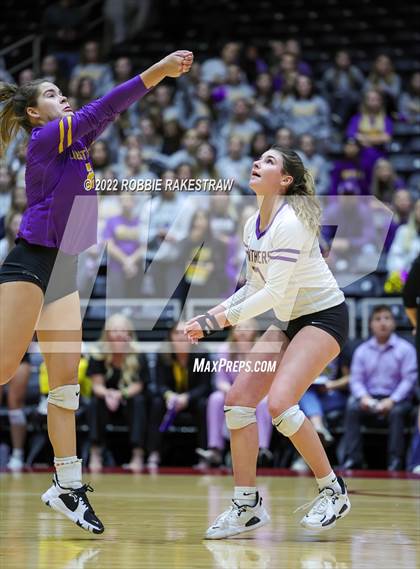 Thumbnail 1 in Liberty Hill vs. Reedy (UIL 5A Semifinal) photogallery.