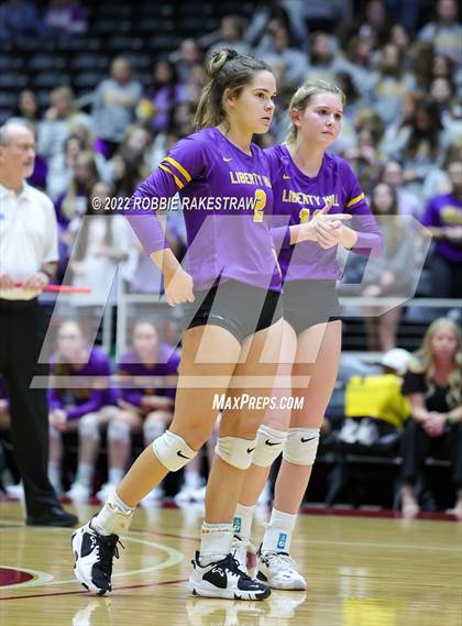 Thumbnail 2 in Liberty Hill vs. Reedy (UIL 5A Semifinal) photogallery.