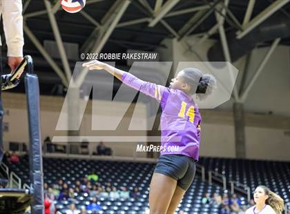 Thumbnail 2 in Liberty Hill vs. Reedy (UIL 5A Semifinal) photogallery.