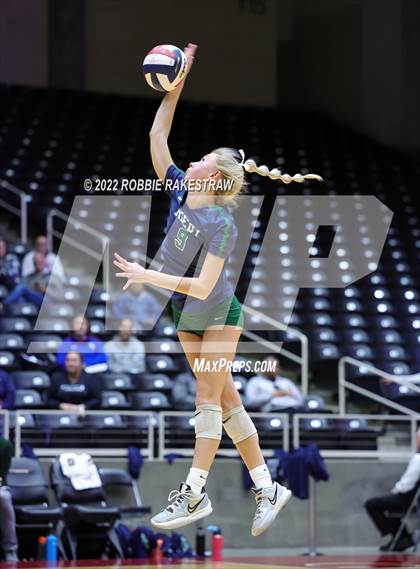 Thumbnail 1 in Liberty Hill vs. Reedy (UIL 5A Semifinal) photogallery.