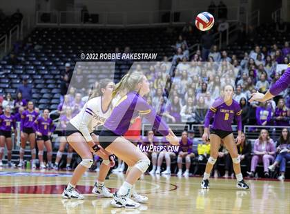 Thumbnail 2 in Liberty Hill vs. Reedy (UIL 5A Semifinal) photogallery.
