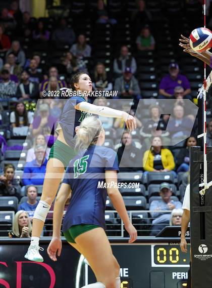 Thumbnail 3 in Liberty Hill vs. Reedy (UIL 5A Semifinal) photogallery.