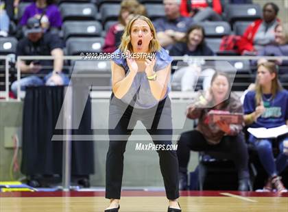 Thumbnail 3 in Liberty Hill vs. Reedy (UIL 5A Semifinal) photogallery.