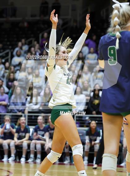 Thumbnail 1 in Liberty Hill vs. Reedy (UIL 5A Semifinal) photogallery.