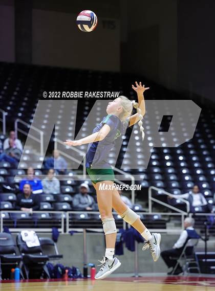 Thumbnail 3 in Liberty Hill vs. Reedy (UIL 5A Semifinal) photogallery.