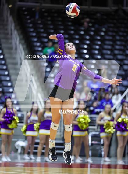 Thumbnail 2 in Liberty Hill vs. Reedy (UIL 5A Semifinal) photogallery.