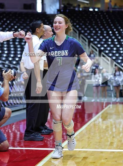 Thumbnail 1 in Liberty Hill vs. Reedy (UIL 5A Semifinal) photogallery.