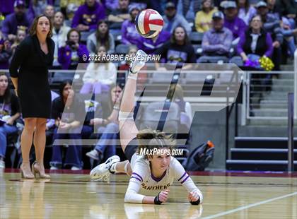 Thumbnail 2 in Liberty Hill vs. Reedy (UIL 5A Semifinal) photogallery.