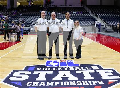 Thumbnail 3 in Liberty Hill vs. Reedy (UIL 5A Semifinal) photogallery.