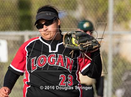 Thumbnail 3 in Moreau Catholic @ James Logan photogallery.