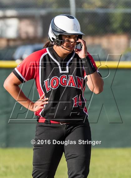 Thumbnail 3 in Moreau Catholic @ James Logan photogallery.