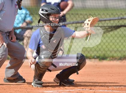 Thumbnail 2 in Indian Rocks Christian vs Northside Christian photogallery.