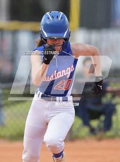 Thumbnail 1 in Indian Rocks Christian vs Northside Christian photogallery.
