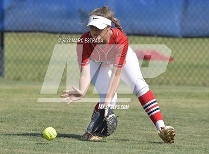 Thumbnail 2 in Indian Rocks Christian vs Northside Christian photogallery.