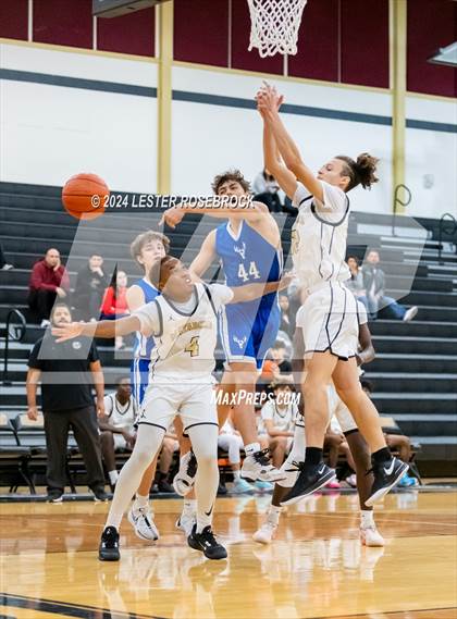 Thumbnail 3 in Tivy @ Seguin photogallery.