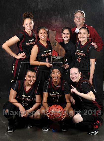 Thumbnail 3 in Alemany (CIF State D3 Award Photos) photogallery.