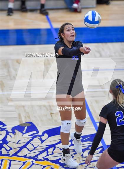 Thumbnail 2 in Lingleville vs. Richland Springs photogallery.