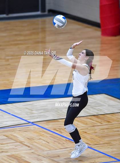 Thumbnail 2 in Lingleville vs. Richland Springs photogallery.